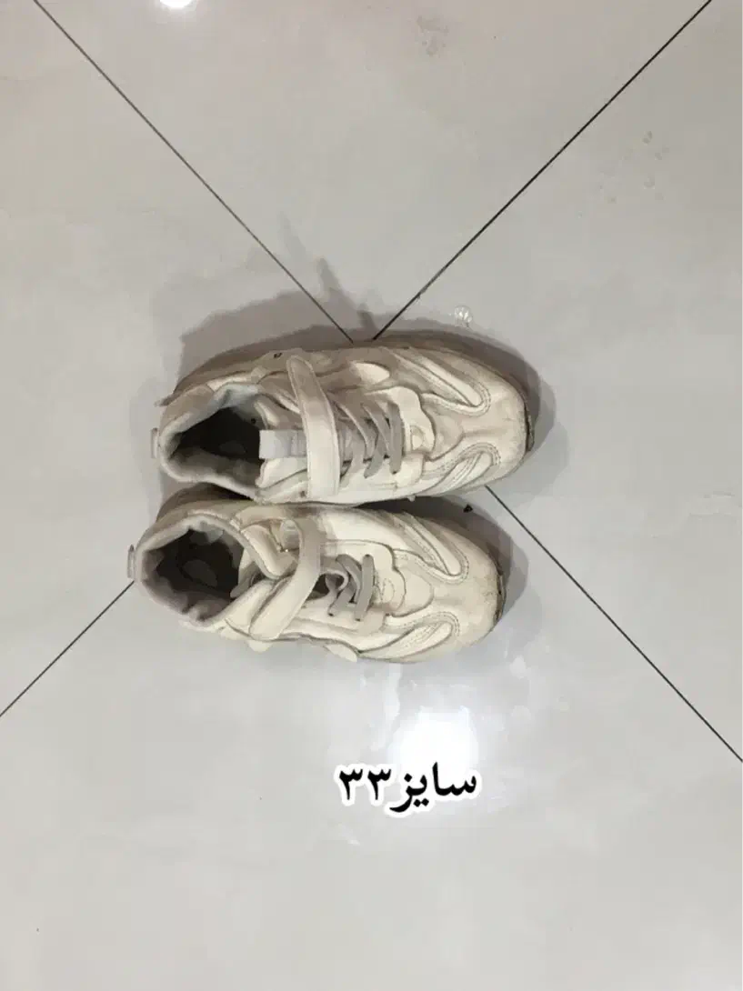 تعدادی کفش کاملا سالم|کفش و لباس بچه|شیراز, ارم|دیوار