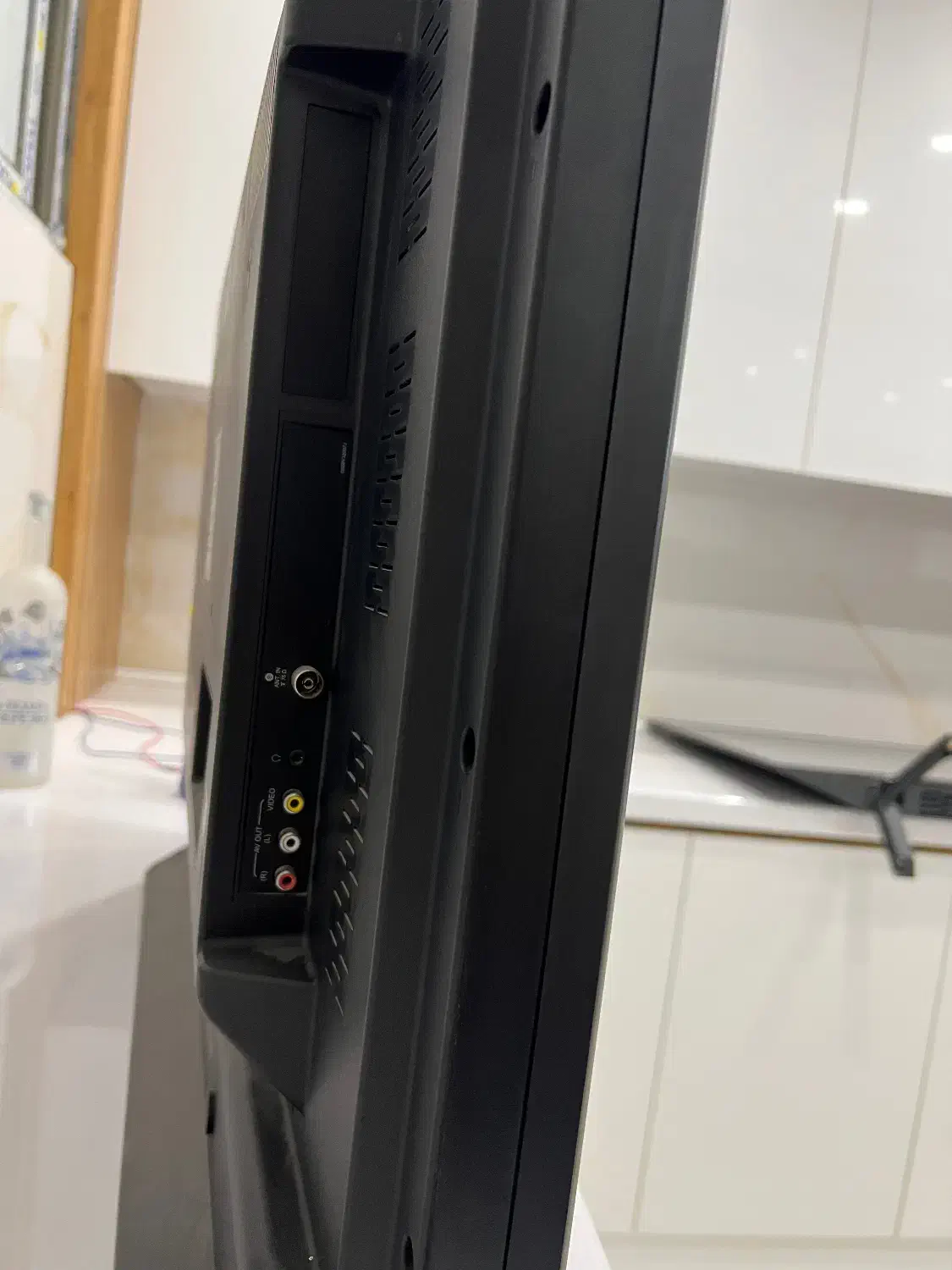 تلویزیون ۳۲ اینچ کاملا سالم|تلویزیون و پروژکتور|اصفهان, ارغوانیه|دیوار