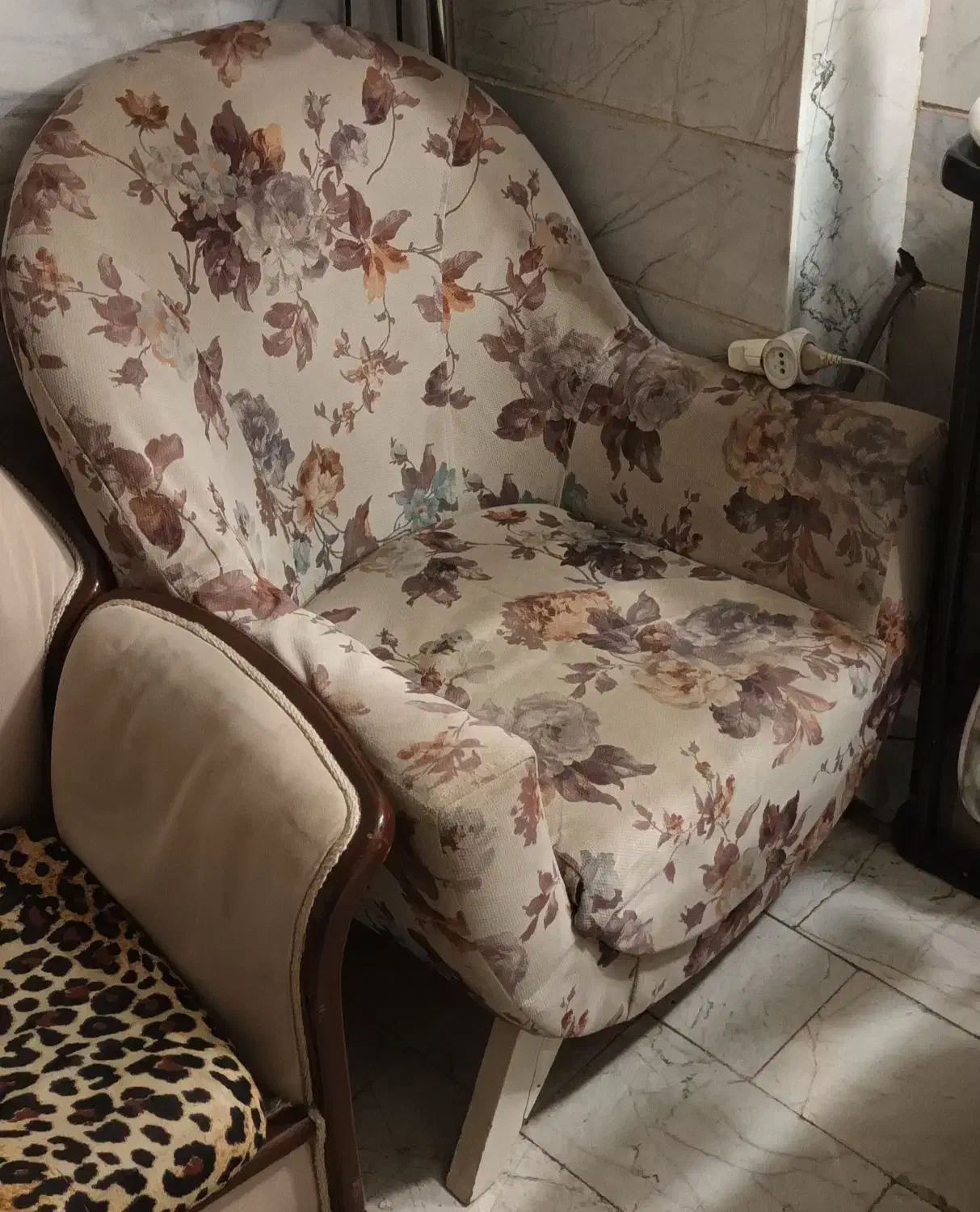 ۲ عدد مبل تک نفره|مبلمان خانگی و میز عسلی|تهران, امین حضور|دیوار