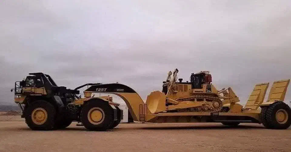 دستگاه سنگین بلدوزر دی ۶|خودرو سنگین|اصفهان, شهرک صنعتی امیرکبیر (شاپور جدید)|دیوار