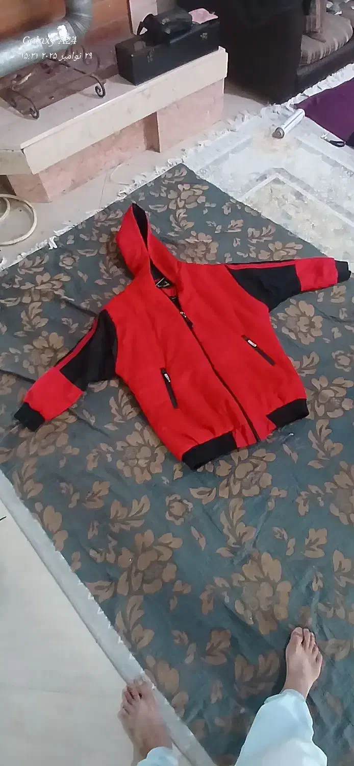 کاپشن و کت و لباس|لباس|پرند, فاز ۲|دیوار