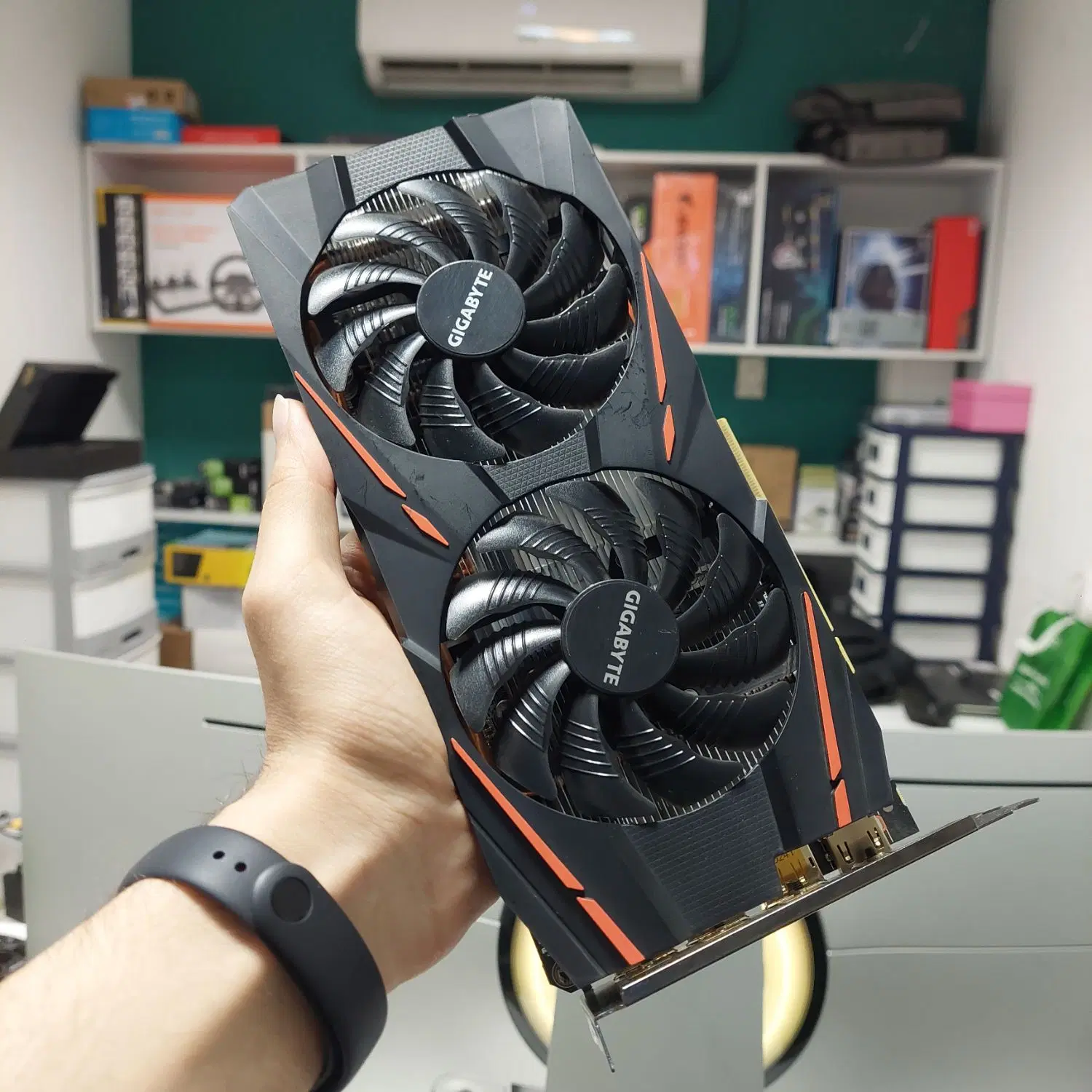 کارت گرافیک گیگابایت RX 580 8G با ضمانت|قطعات و لوازم جانبی رایانه|تهران, میدان ولیعصر|دیوار