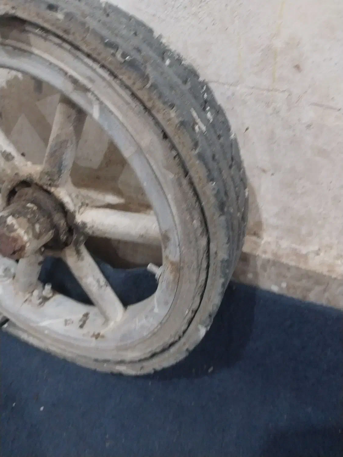 چرخ|ابزارآلات|دالاهو, |دیوار