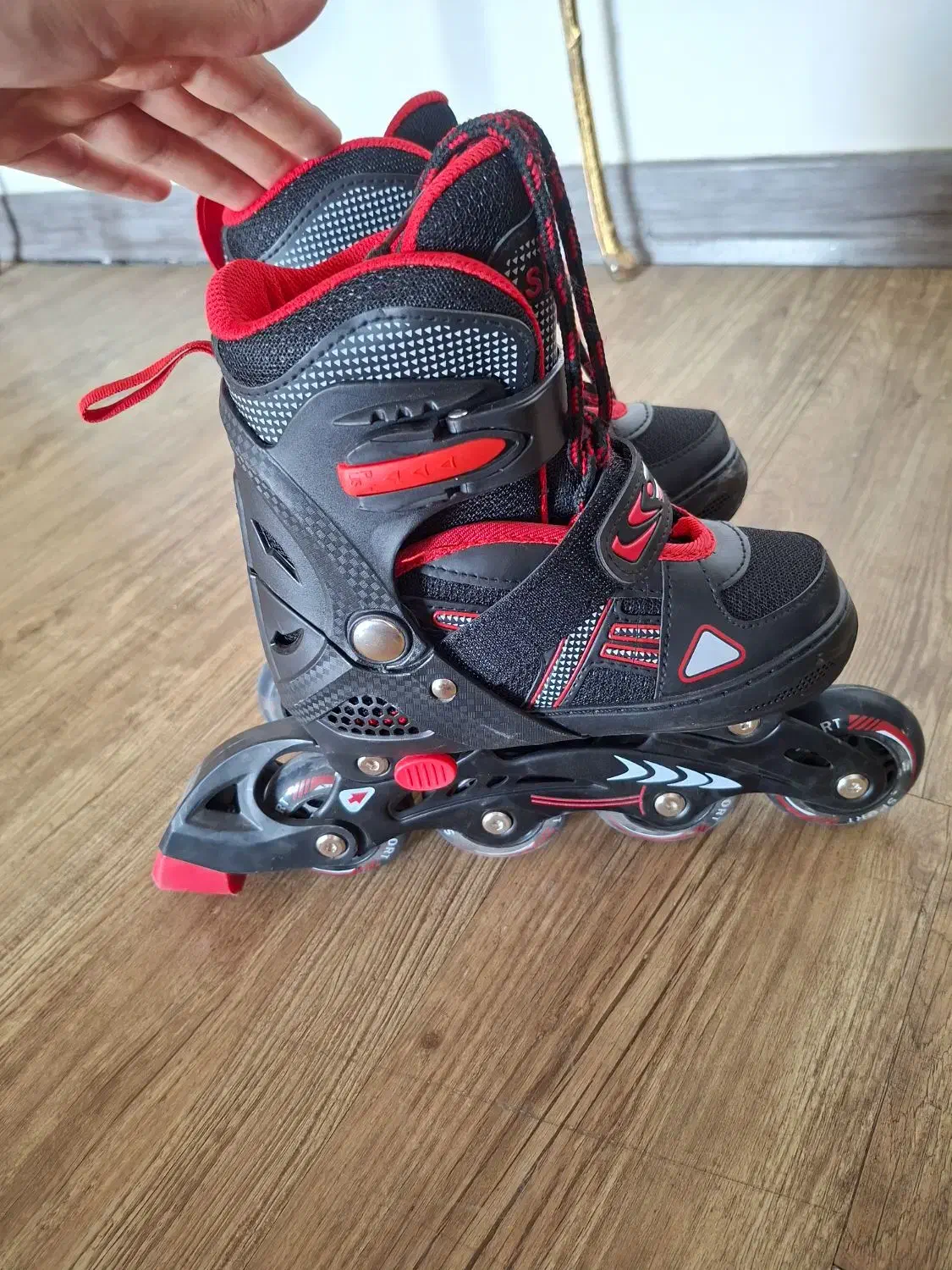 کفش اسکیت ۴ چرخ چراغدار.سایز ۳۱ تا ۳۴|دوچرخه، اسکیت، اسکوتر|تهران, شهرک شهید باقری|دیوار