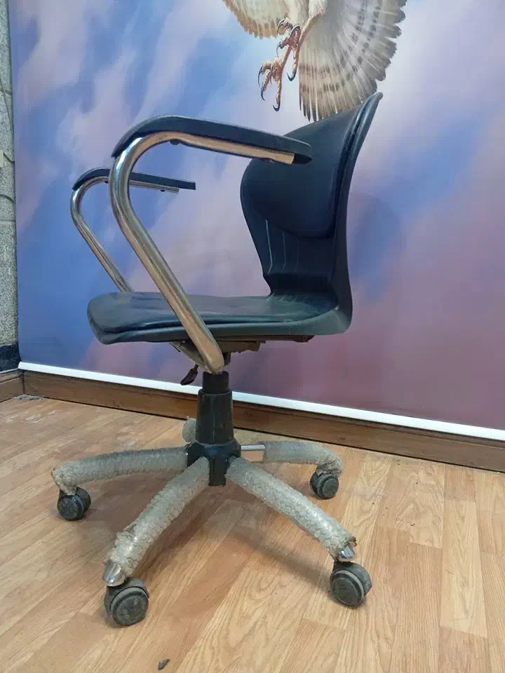 صندلی چرخ و جک و دسته دار صدفی کاملا نو|مبلمان اداری|تهران, شهرک هما|دیوار