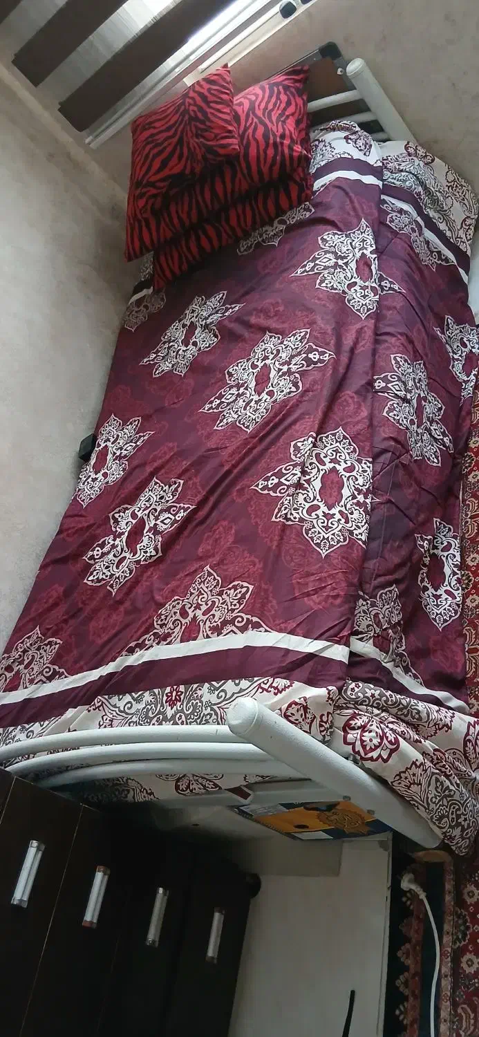 تخت اهنی دوطبقه|تخت و سرویس خواب|تهران, افسریه جنوبی|دیوار