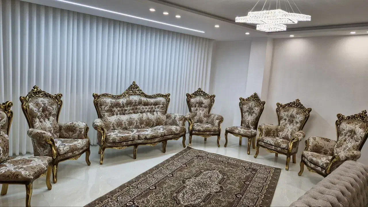 مبل سلطنتی|مبلمان خانگی و میز عسلی|میانه, |دیوار