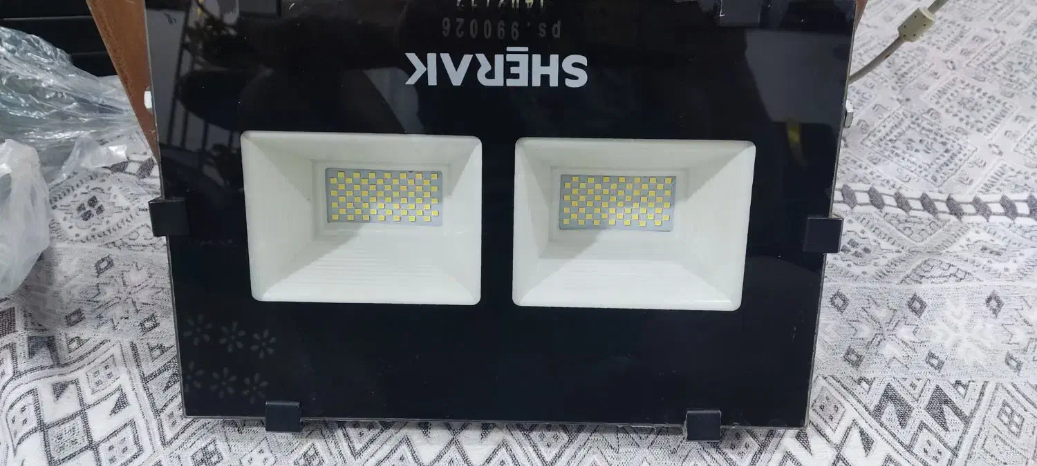 دوتا کوچک ویک عدد بزرگ|تلویزیون و پروژکتور|قزوین, |دیوار