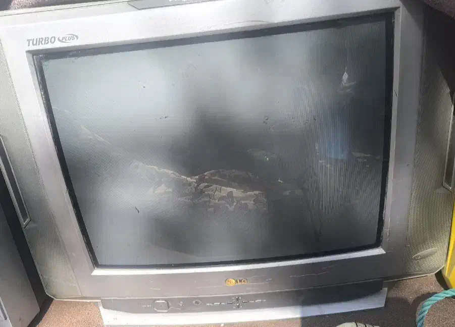 تلویزیون|تلویزیون و پروژکتور|همدان, |دیوار