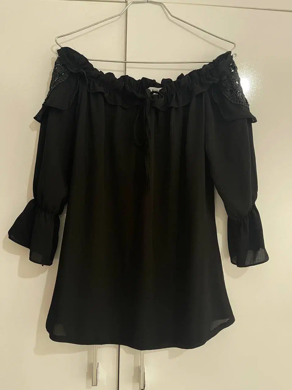 شومیز مشکی|لباس|رشت, گلباغ نماز|دیوار