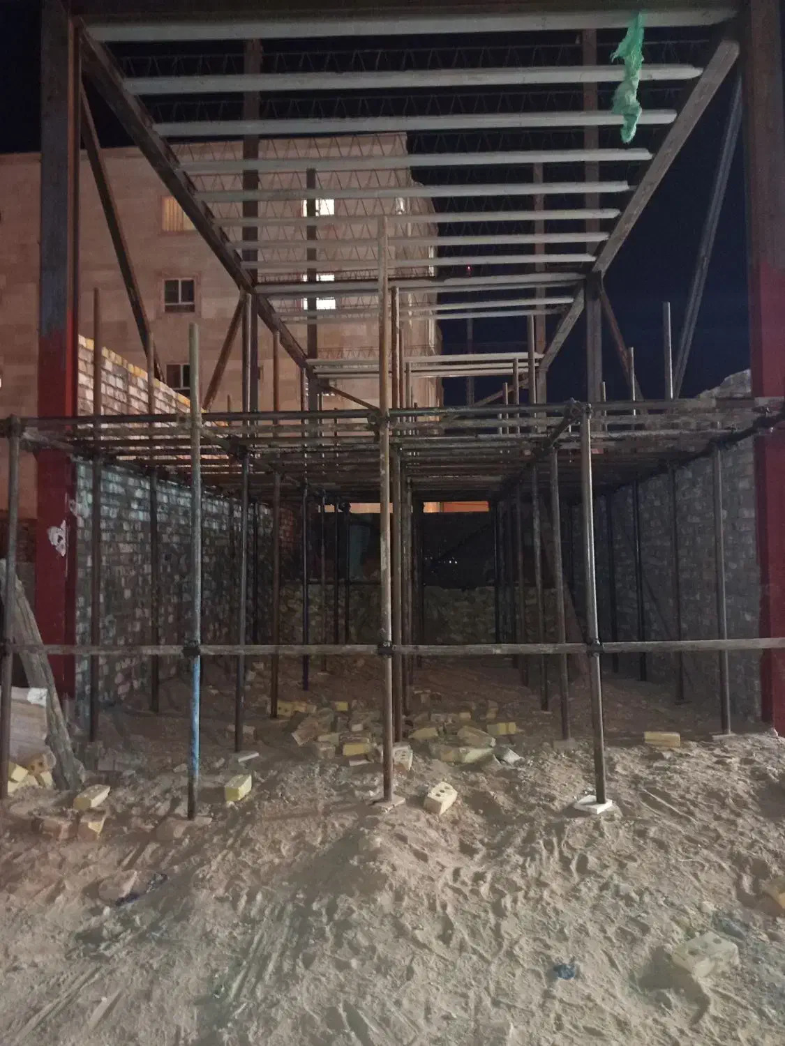 داربست فلزی بَزی.رویان وشاهرودوحومه نازلترین قیمت|خدمات پیشه و مهارت|شاهرود, |دیوار