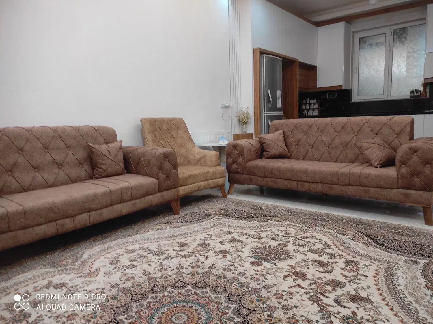 سرویس مبلمان هشت نفره چستر صفر|مبلمان خانگی و میز عسلی|زاهدان, |دیوار