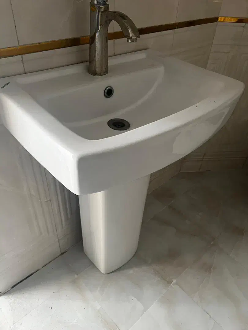 وان فایبر گلاس و ۲روشویی و ۲سینگ ظرفشویی|لوازم سرویس بهداشتی|نوشهر, |دیوار