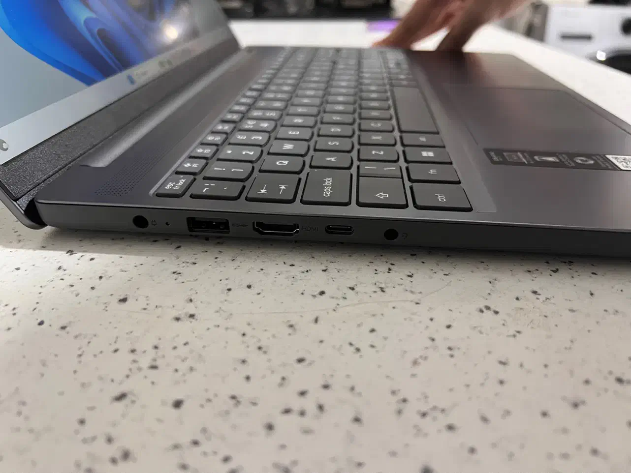 لپ تاپ|رایانه همراه|تهران, فلسطین (میدان انقلاب)|دیوار