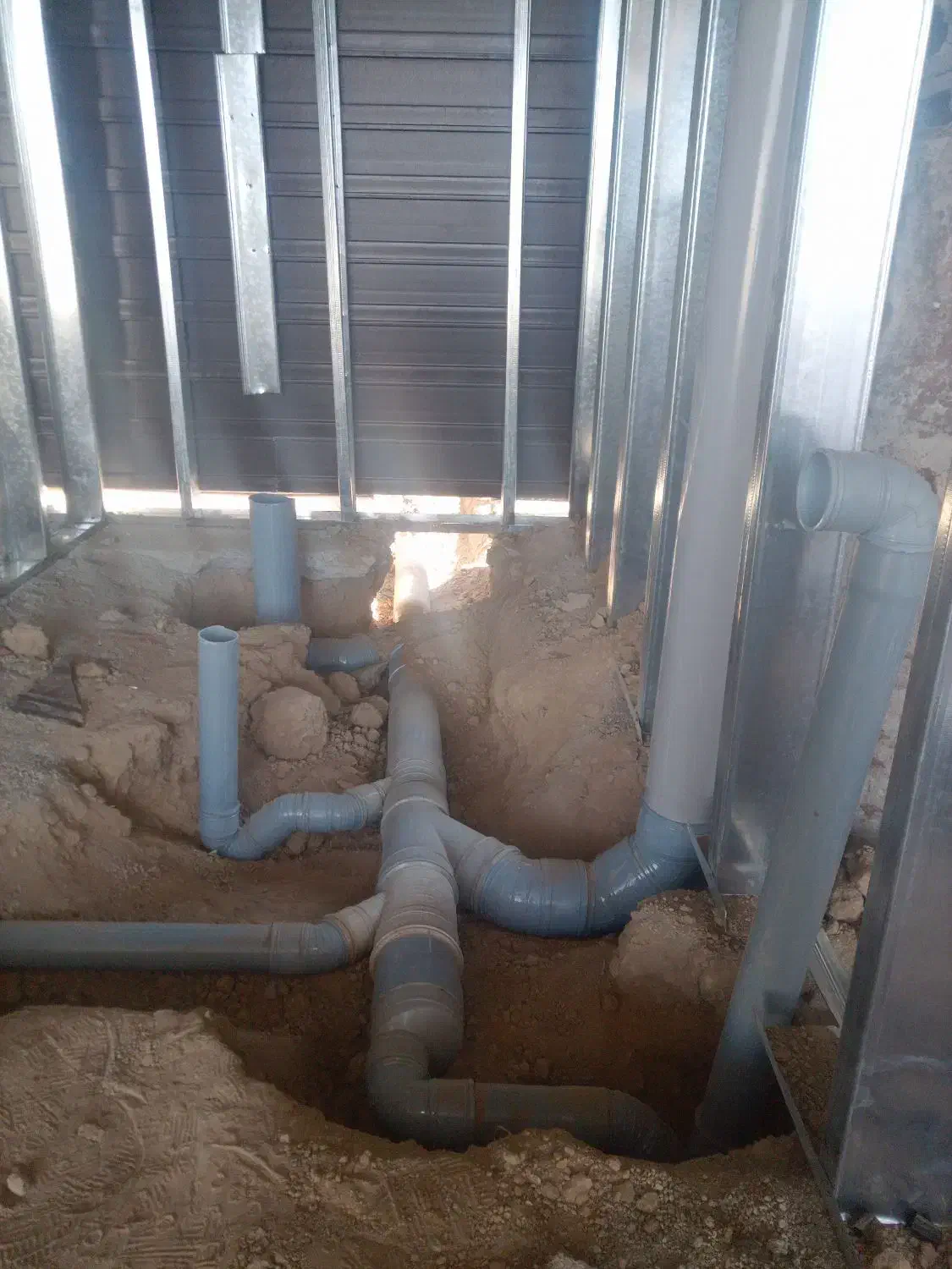 لوله کشی آب فاضلاب نصب شیرآلات وبرق کاری هومه ساوچ|خدمات پیشه و مهارت|هشتگرد, فاز ۳ مهستان|دیوار