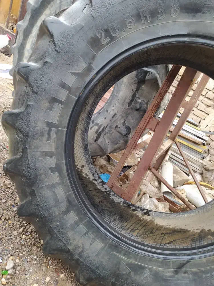 لاستیک تراکتور نیوهلند|قطعات یدکی و لوازم جانبی|تایباد, |دیوار