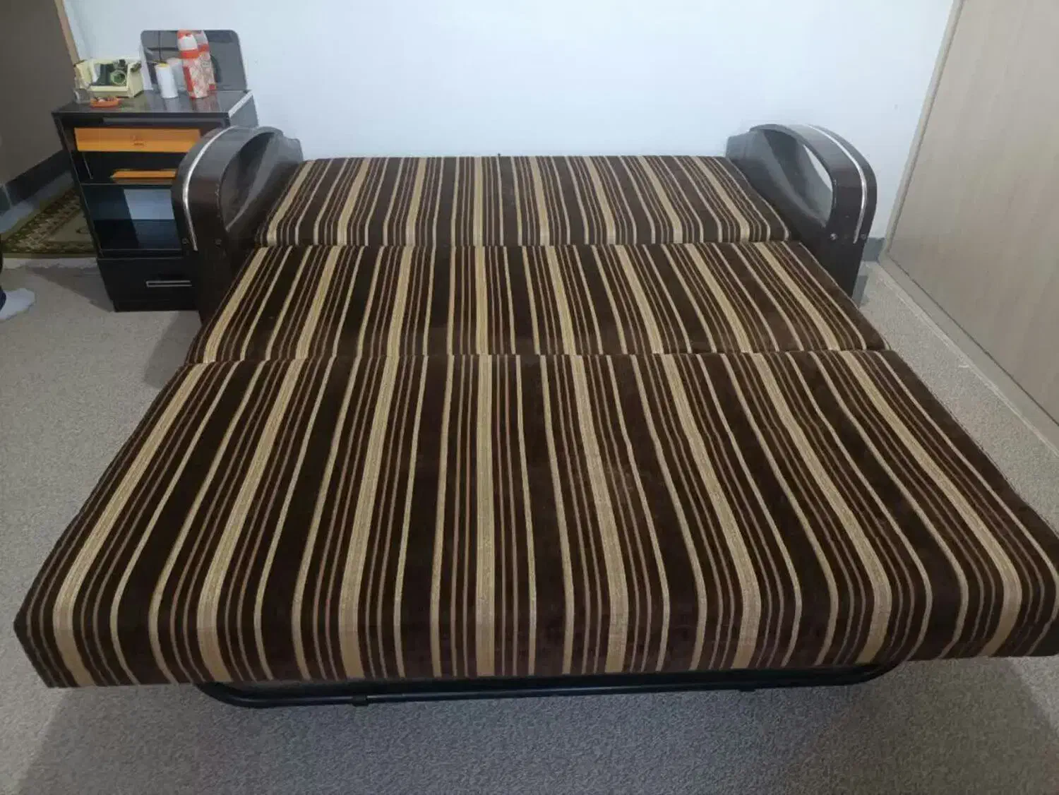 مبل تخت خواب شو|مبلمان خانگی و میز عسلی|ایوان, |دیوار