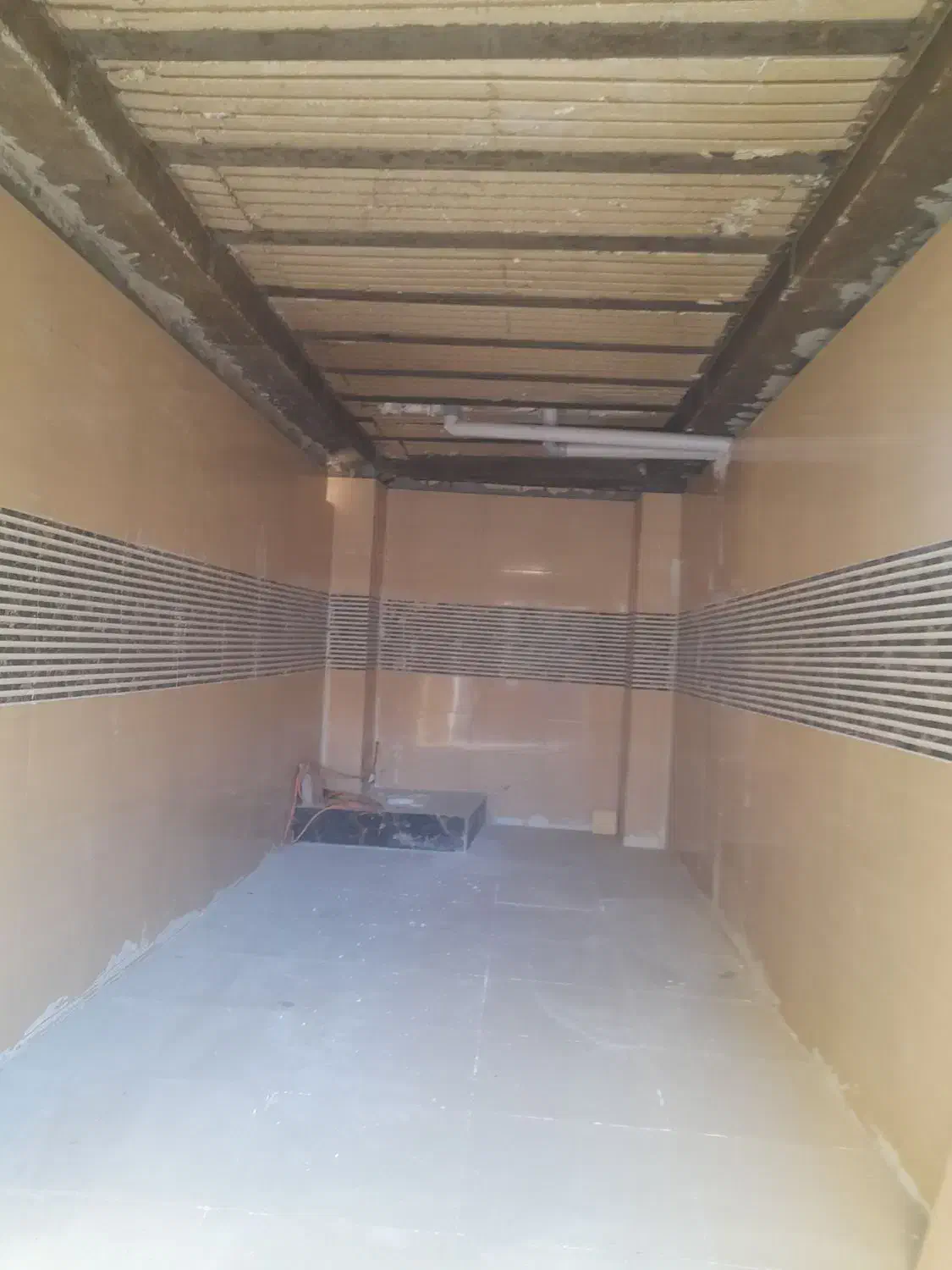 پارکینگ|فروش زمین و ملک کلنگی|رباطکریم, نصیرشهر|دیوار