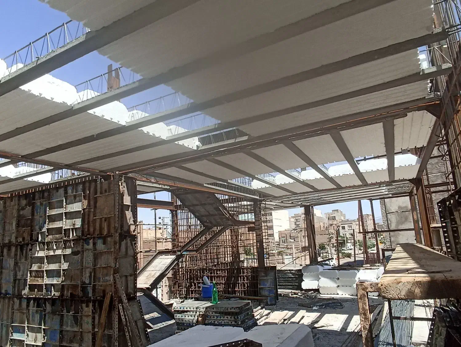 پیمانکاری تولید تیرچه اجرای سقف سریع و منصفانه|خدمات پیشه و مهارت|سبزوار, امیر کبیر|دیوار