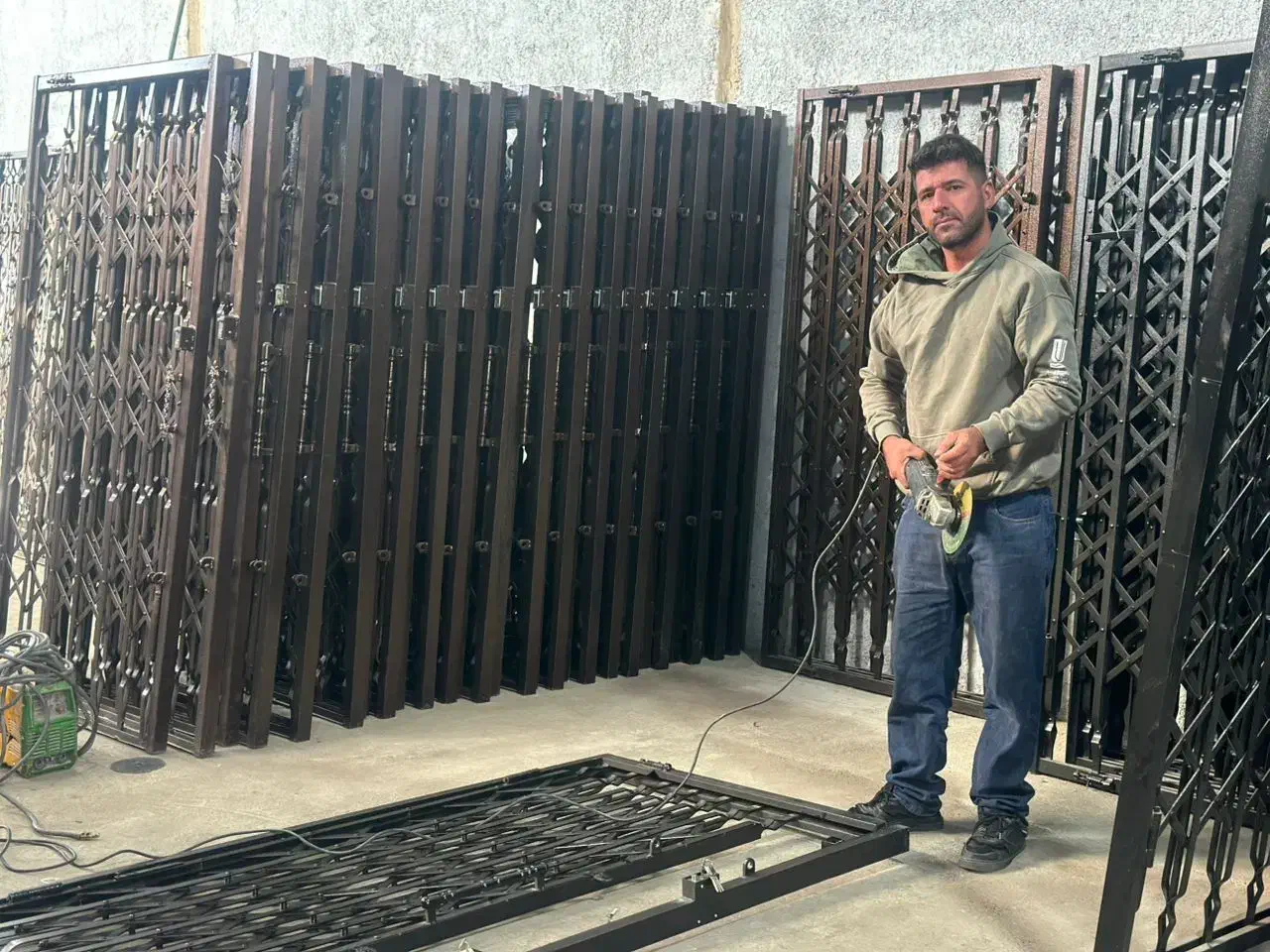 در اکاردونی آکاردون سفارشی پله گرد حفاض شاخ گوزنی|مصالح و تجهیزات ساختمان|اسلام‌شهر, شهرک محمدیه|دیوار