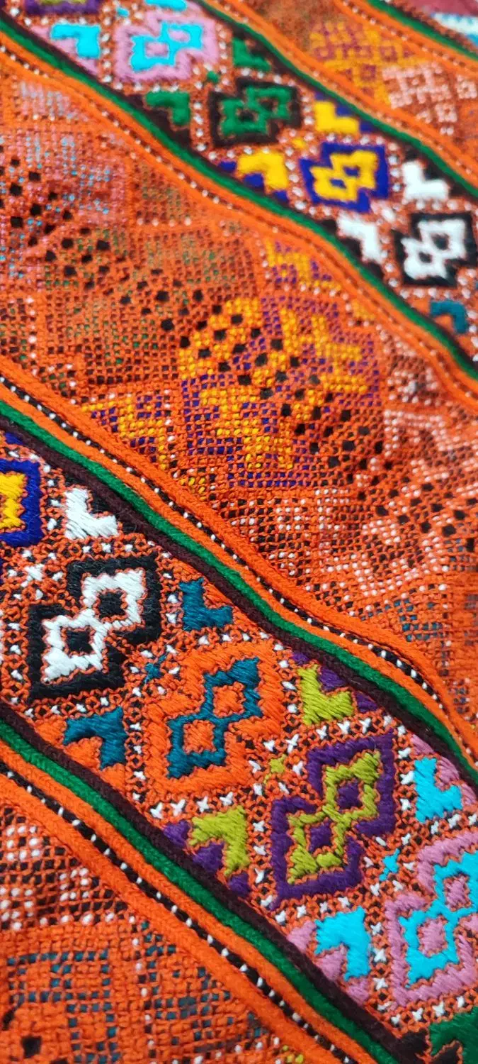 زی آستین|لباس|خاش, |دیوار