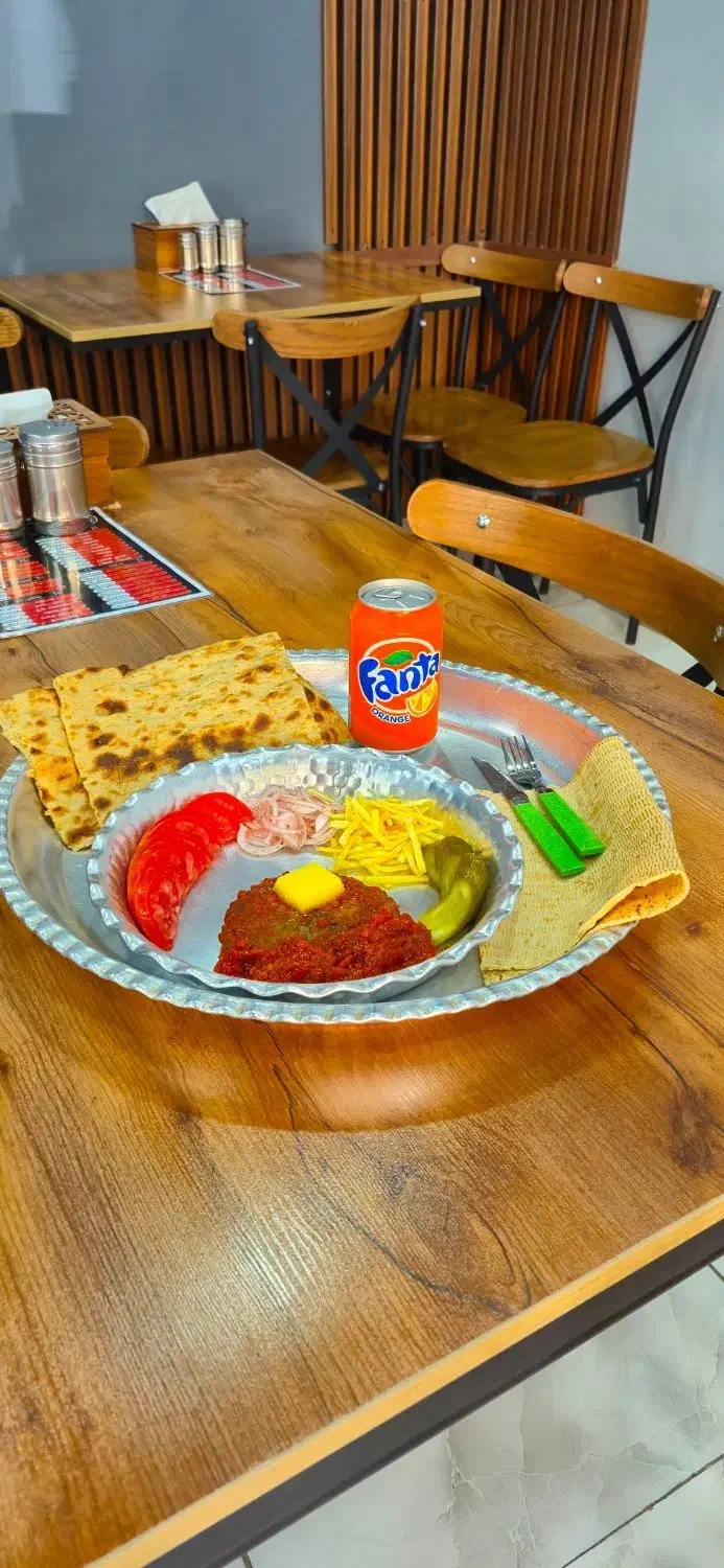 همکار جهت کار در کبابی|استخدام خدمات فروشگاه و رستوران|ایلام, |دیوار