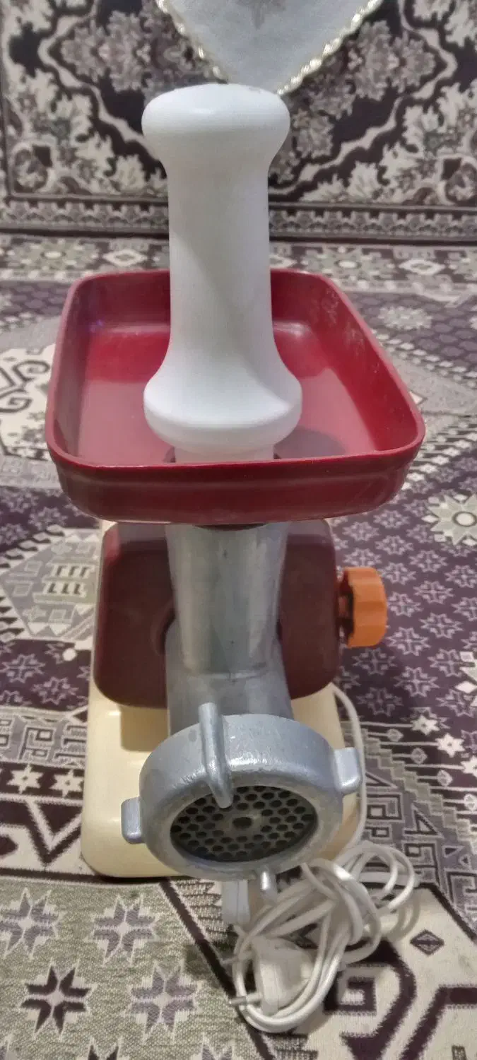 دوعددچرخ گوشت سالم فروشی تکی هم فروشی است|سایر لوازم برقی|تهران, جوادیه|دیوار