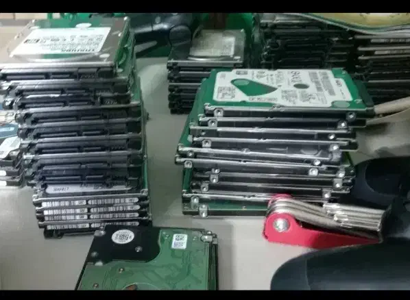 هارد اینترنال ۵۰۰ گیگ و ۱ترا توشیبا و HGST|قطعات و لوازم جانبی رایانه|مشهد, طلاب|دیوار