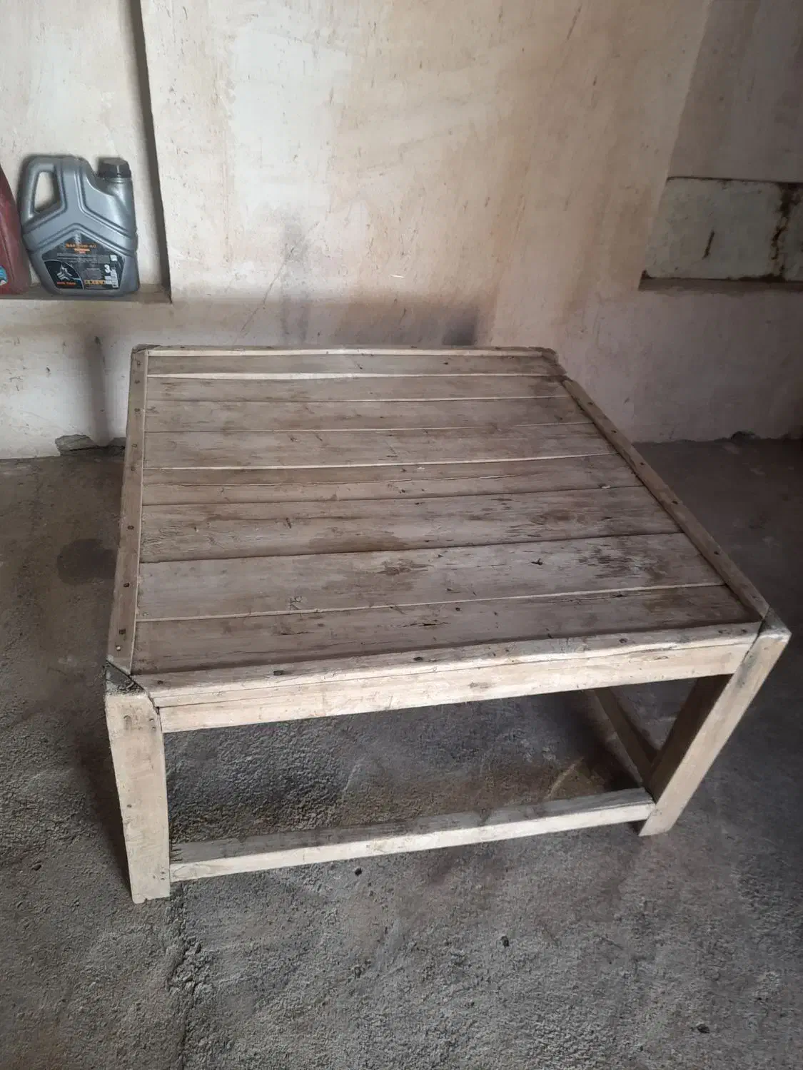 کرسی قدیمی|صندلی و نیمکت|ملایر, |دیوار