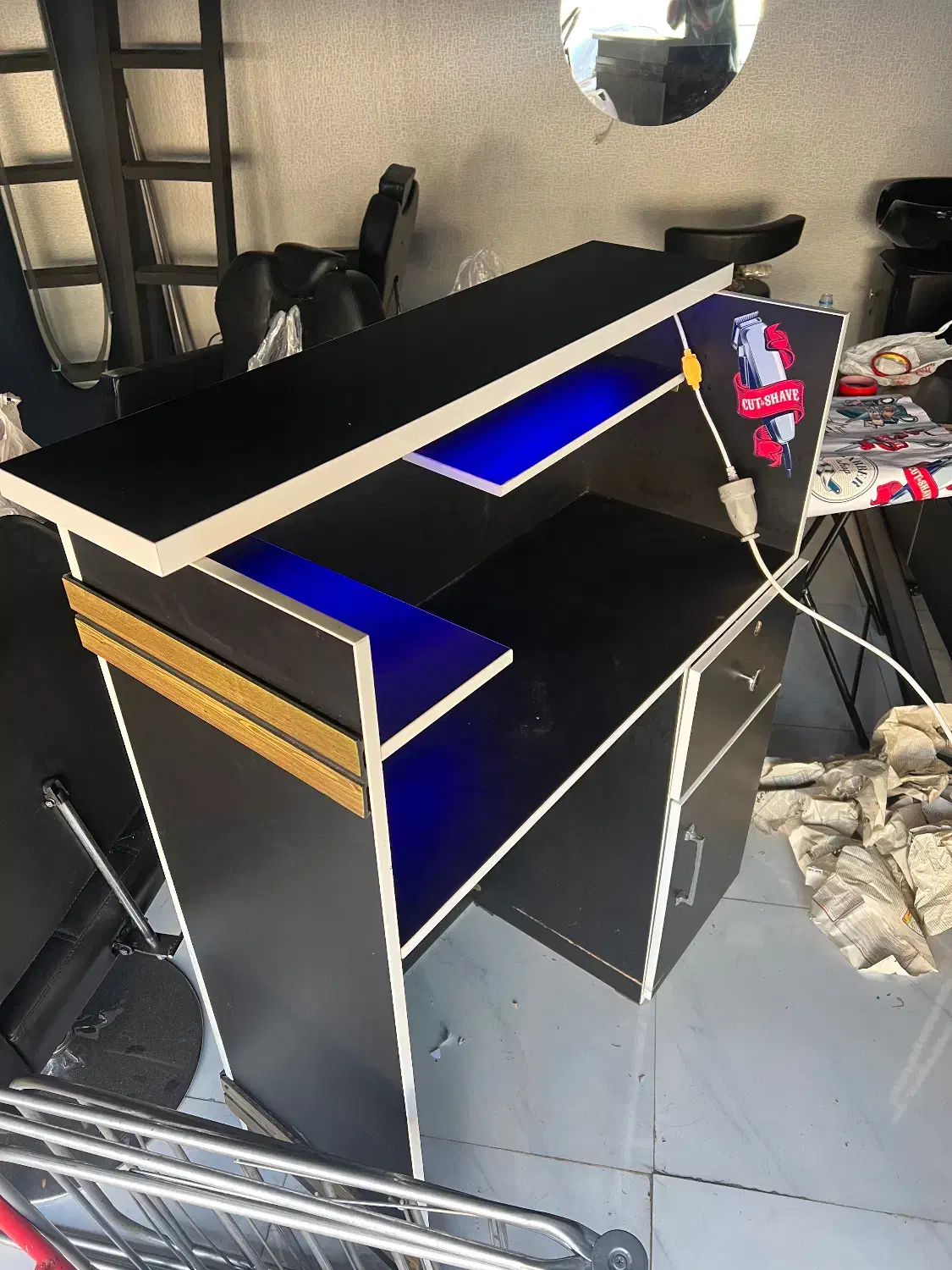 میز کانتر|آرایشگاه و سالن‌های زیبایی|رشت, شهرک قدس|دیوار