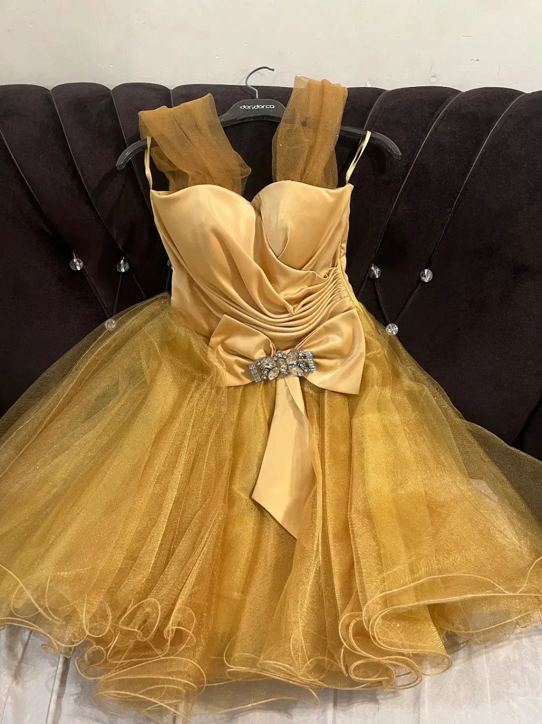 لباس مجلسی|لباس|رشت, آزادگان|دیوار