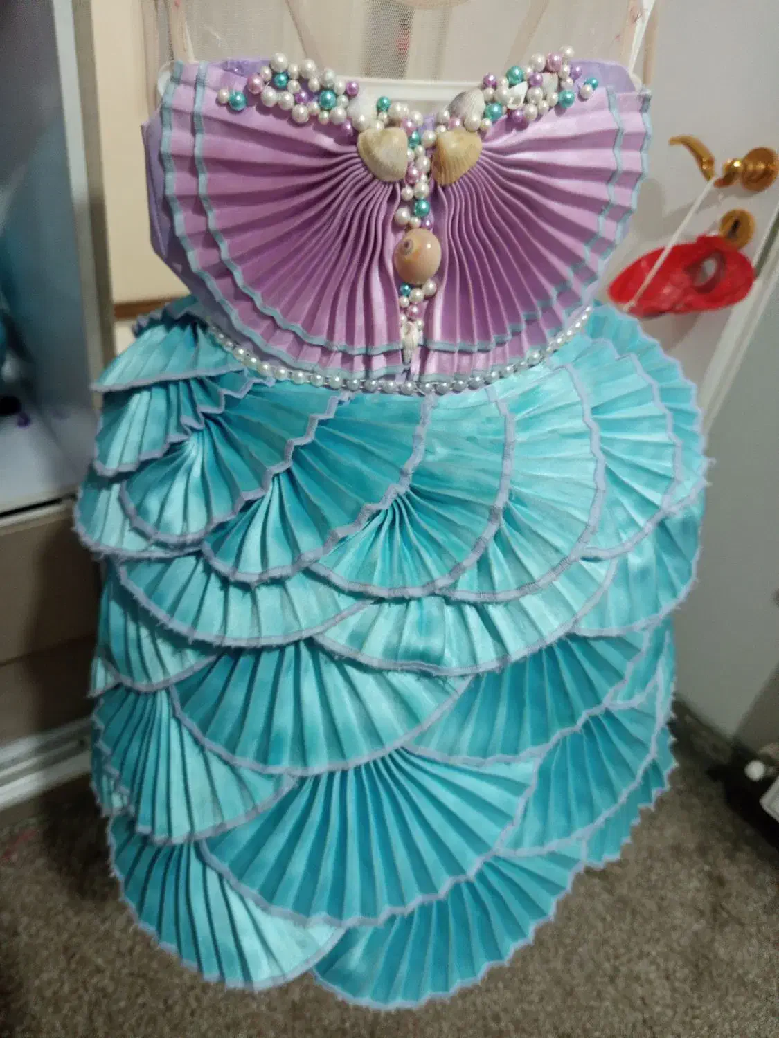 لباس مجلسی مزن دوز|لباس|رباطکریم, رباطکریم|دیوار