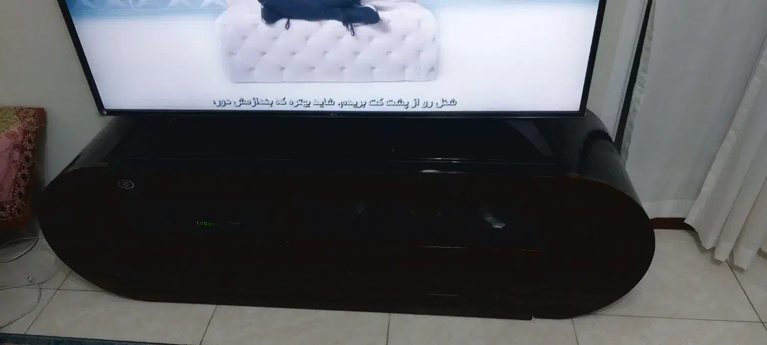 میز زیر تلویزیونی|میز تلویزیون|پرند, فاز ۳|دیوار