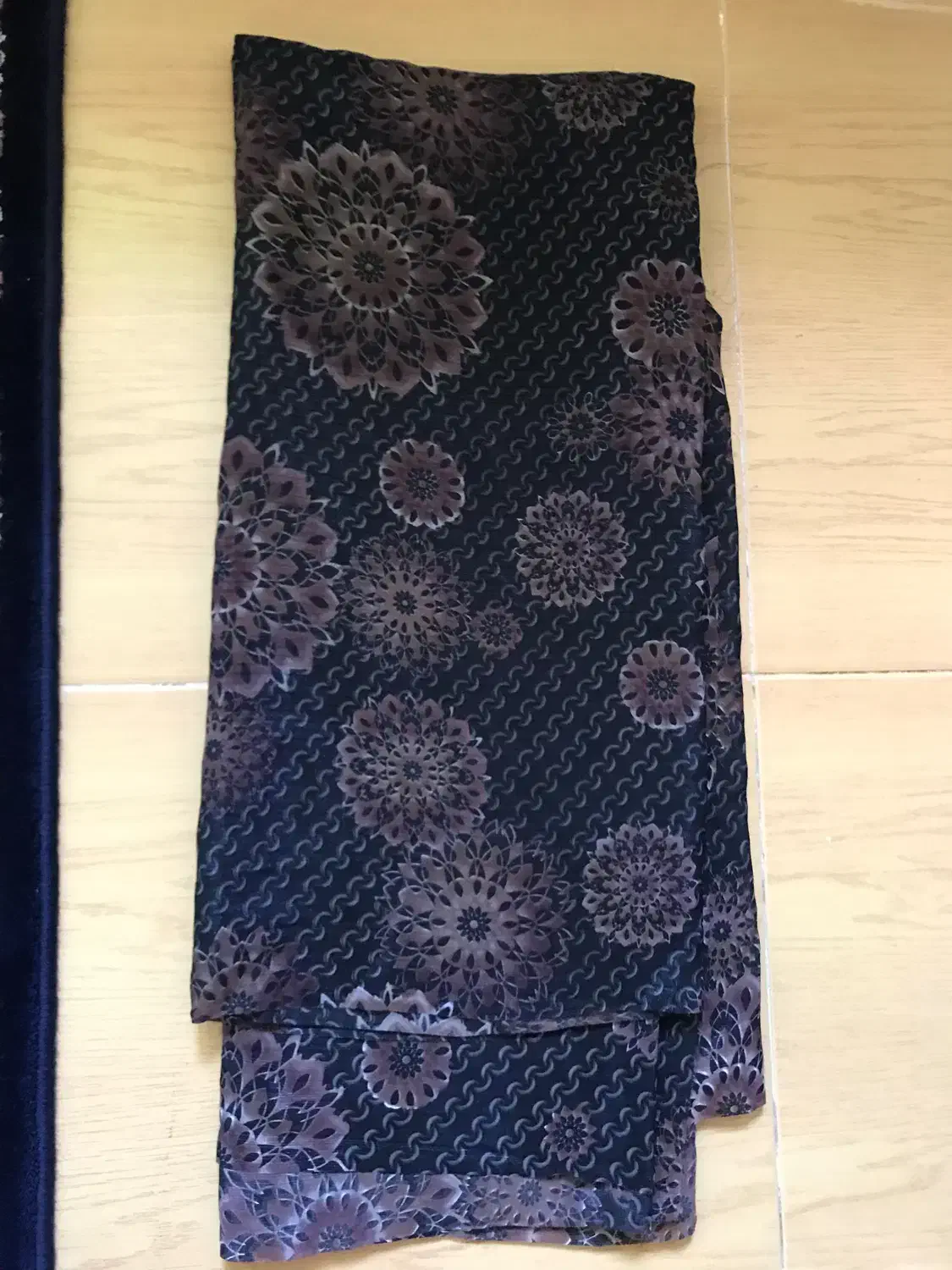 پارچه|لباس|رشت, شهرک آیت الله منتظری|دیوار