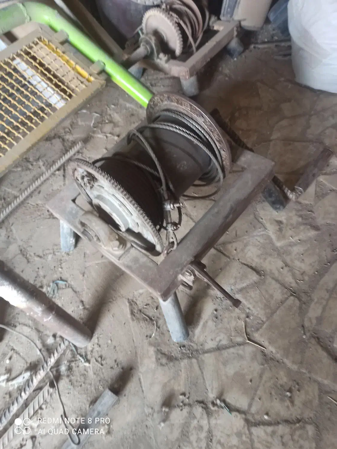 چرخ چاه دستی|ابزارآلات|نجف‌آباد, جلال آباد|دیوار