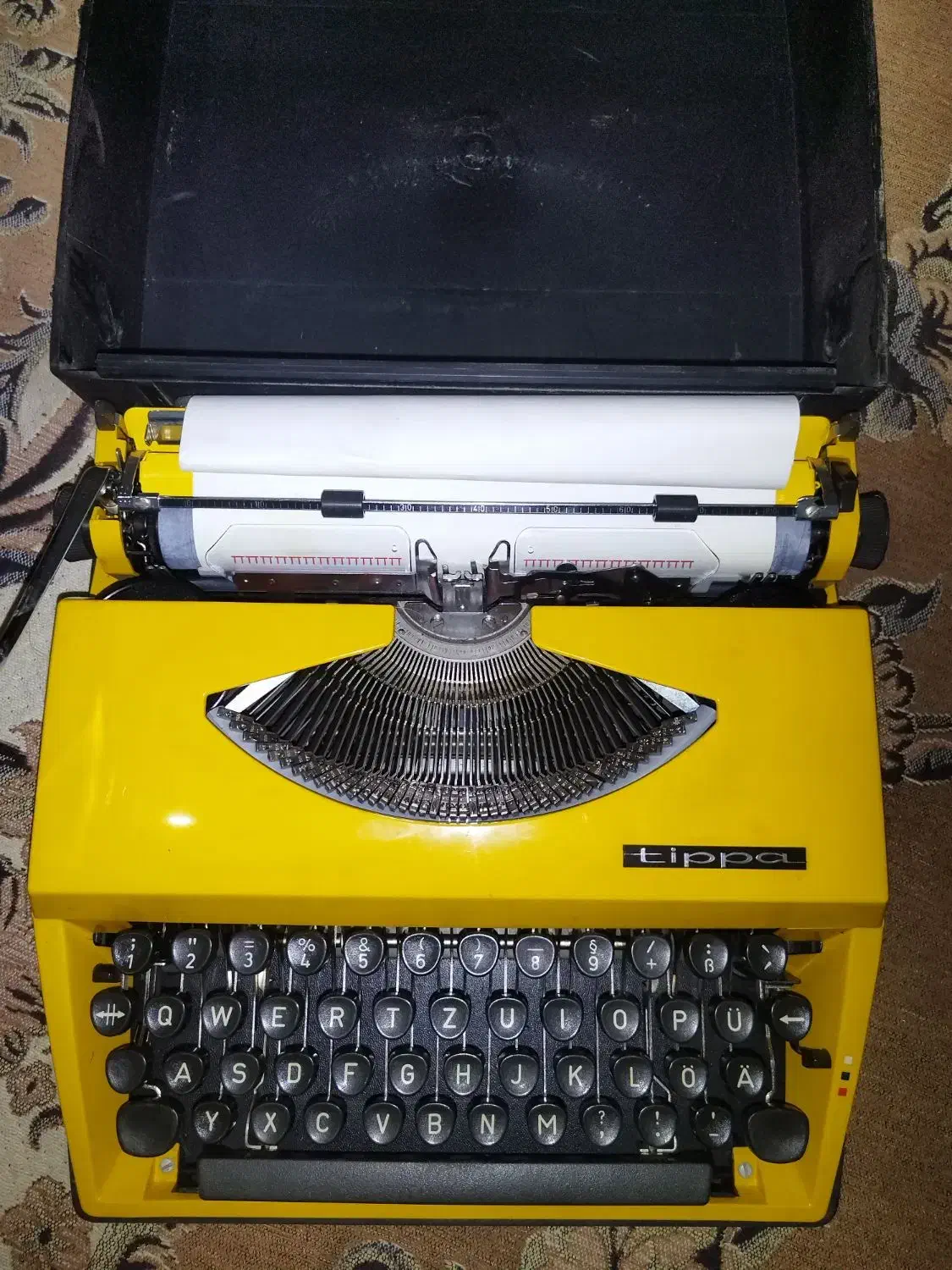 ماشین تایپ قدیمی تمیز سالم|کلکسیون اشیاء عتیقه|پیشوا, |دیوار