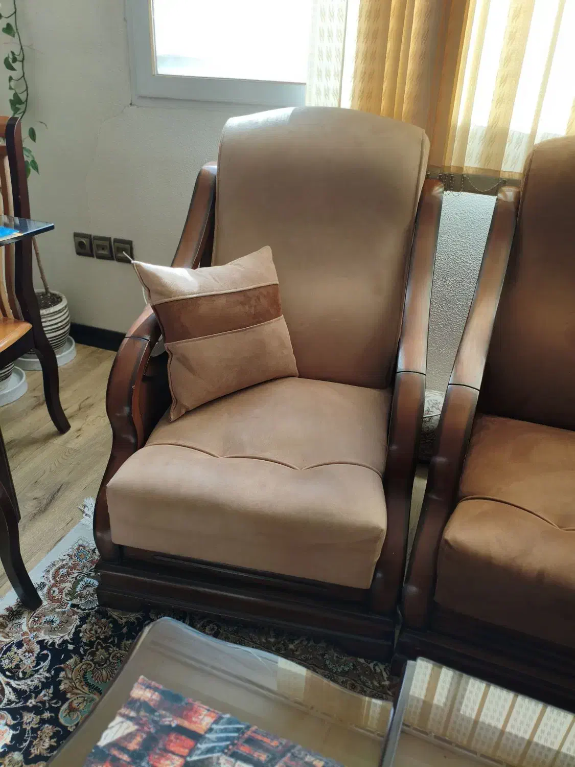 مبل راحتی هشت نفره با میز و عسلی|مبلمان خانگی و میز عسلی|شاهین‌شهر, عطار|دیوار