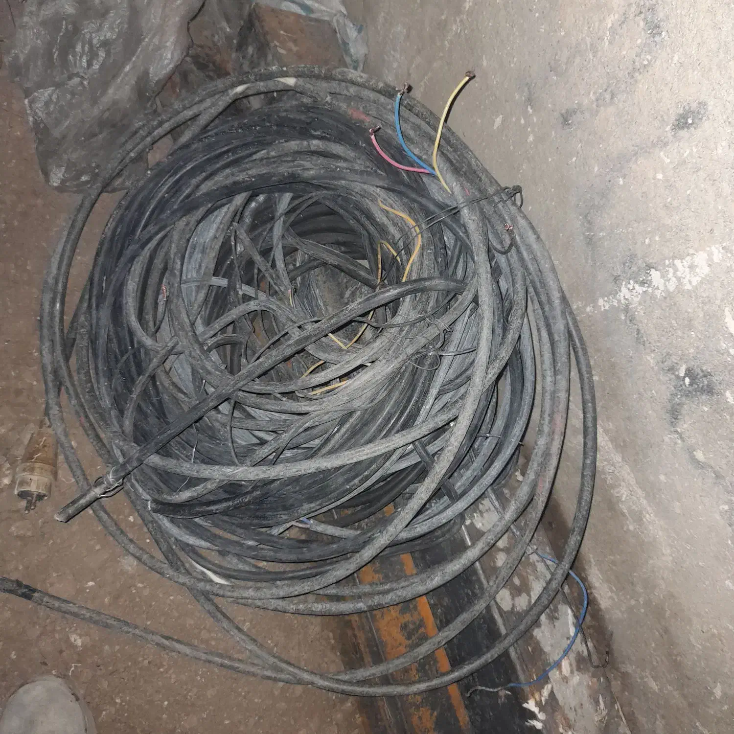 فروش کابل ۳*۶و ۲*۲.۵|مصالح و تجهیزات ساختمان|ملایر, |دیوار