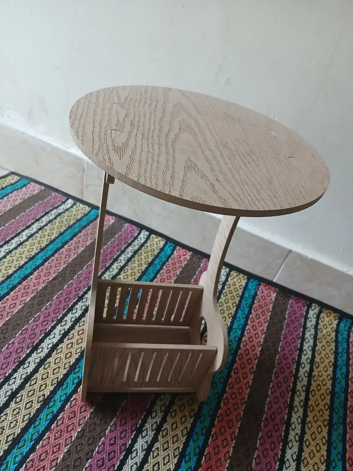 میز گرد برای تلفن|میز تلفن|رشت, نظری|دیوار