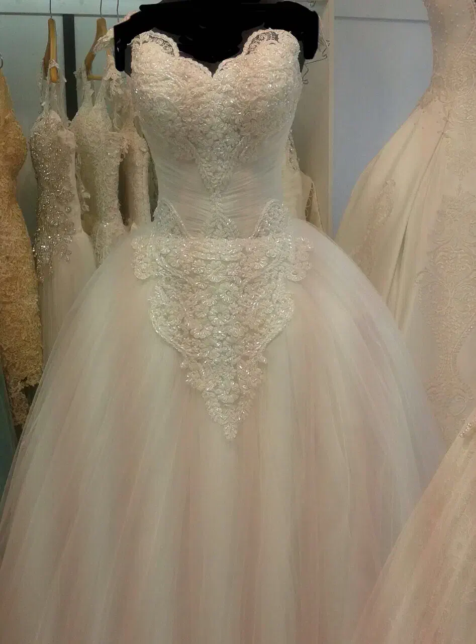 لباس عروس دکلته|لباس|مشکین‌دشت, |دیوار