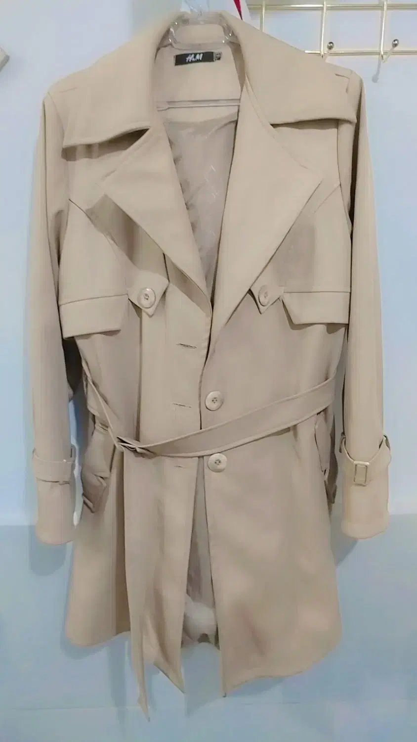 پالتو|لباس|مشهد, موعود|دیوار