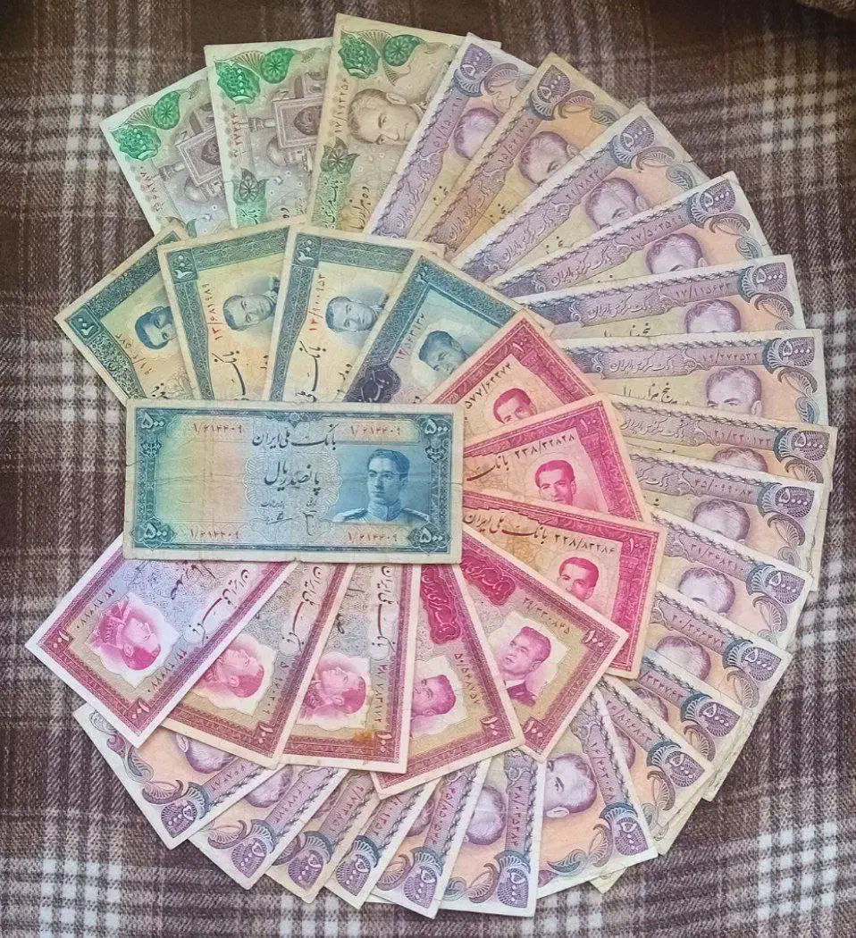 دنیای مجموعه داری|کلکسیون سکه، تمبر، اسکناس|رشت, بازار|دیوار