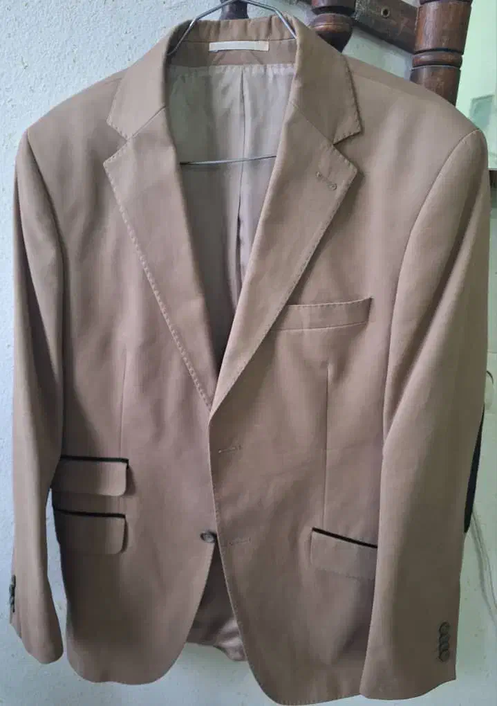 کابشن|لباس|کازرون, |دیوار