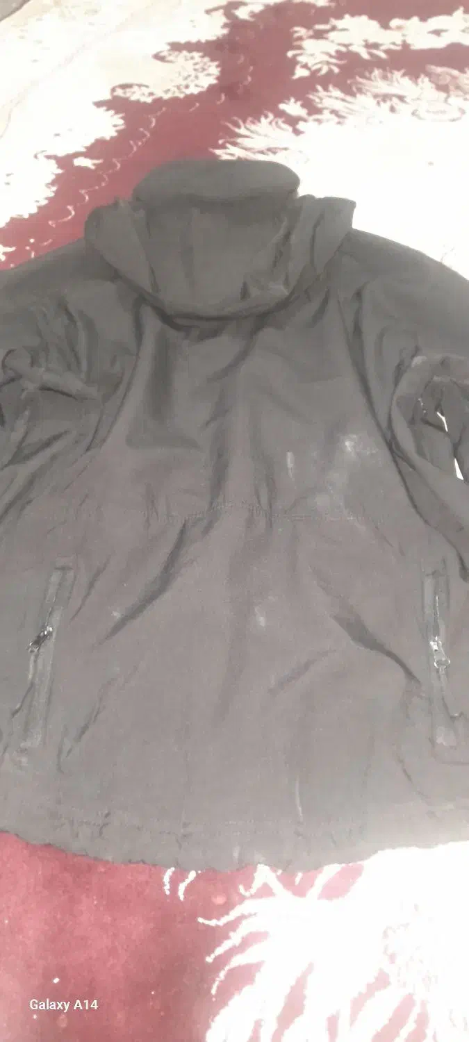 کابشن|لباس|الیگودرز, |دیوار