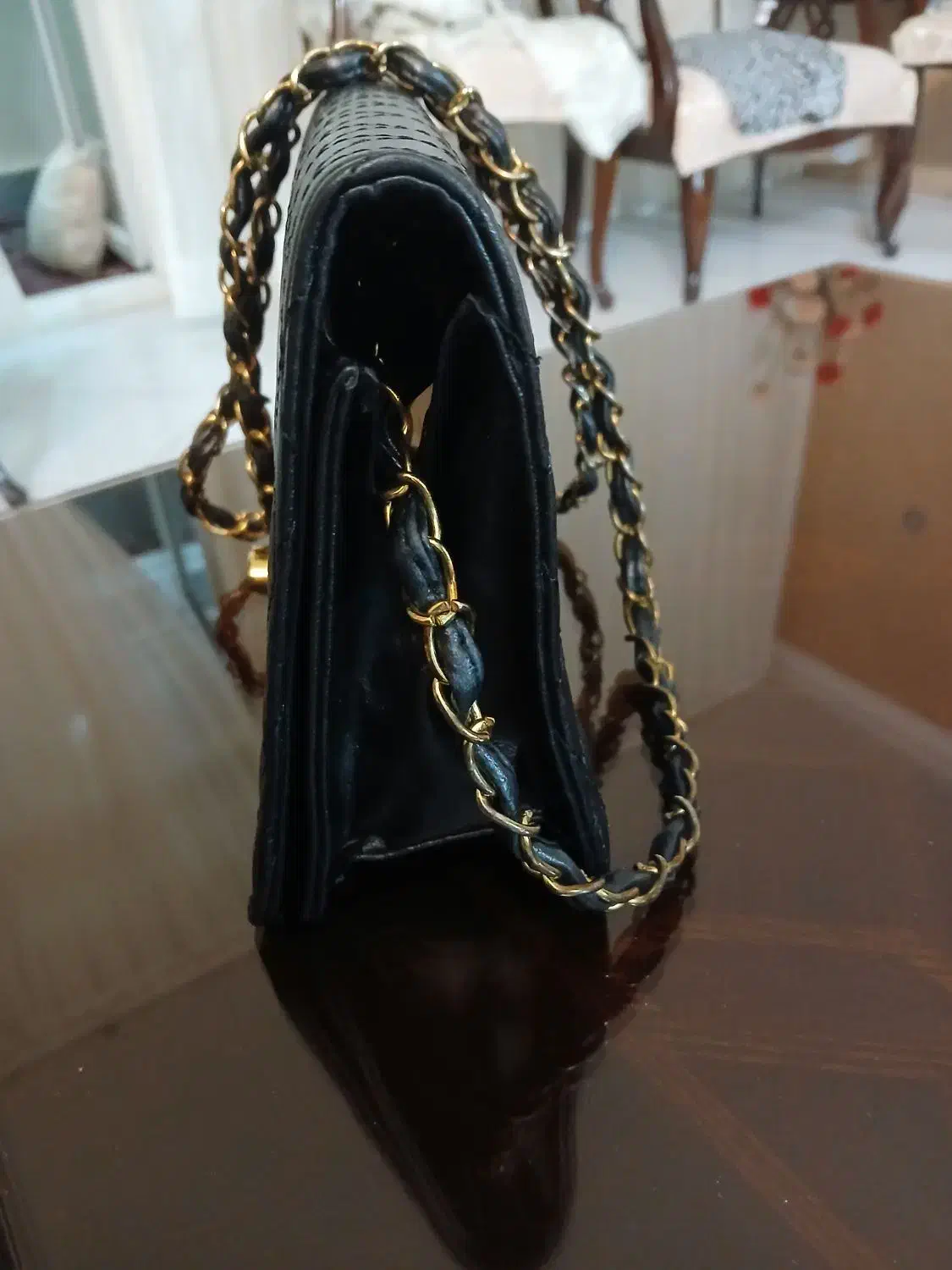 کیف دوشی|کیف، کفش، کمربند|پرند, فاز ۴|دیوار