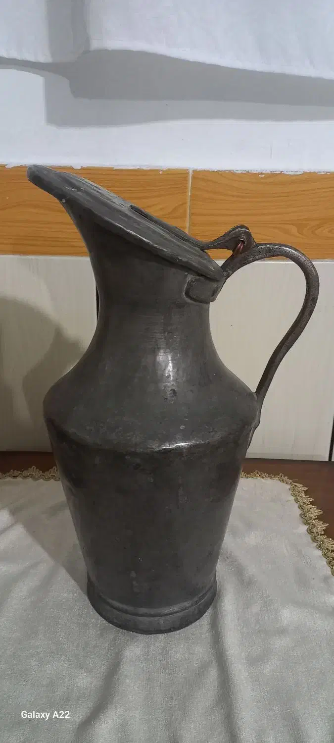 پارچ قدیمی و عتیقه|کلکسیون اشیاء عتیقه|میاندوآب, |دیوار