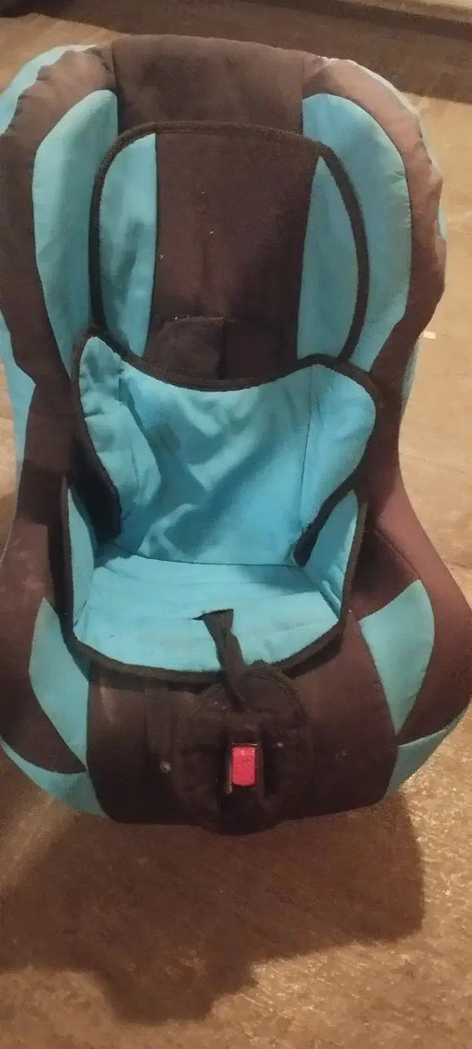 صندلی ماشین کودک|تخت و صندلی بچه|شیراز, قدوسی شرقی|دیوار