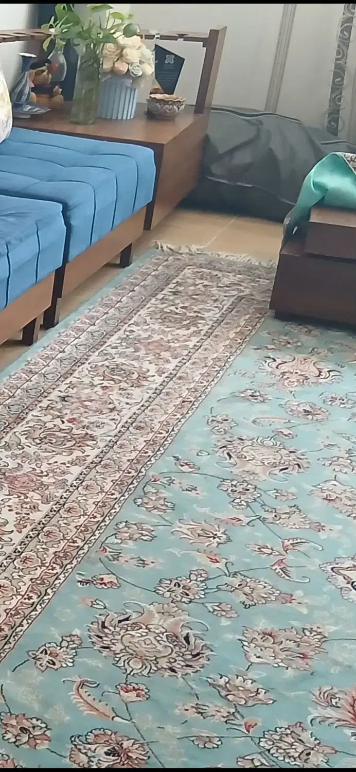 قالی ۷۰۰ شانه در حد نو ۱۲ متری|فرش|بردسکن, |دیوار