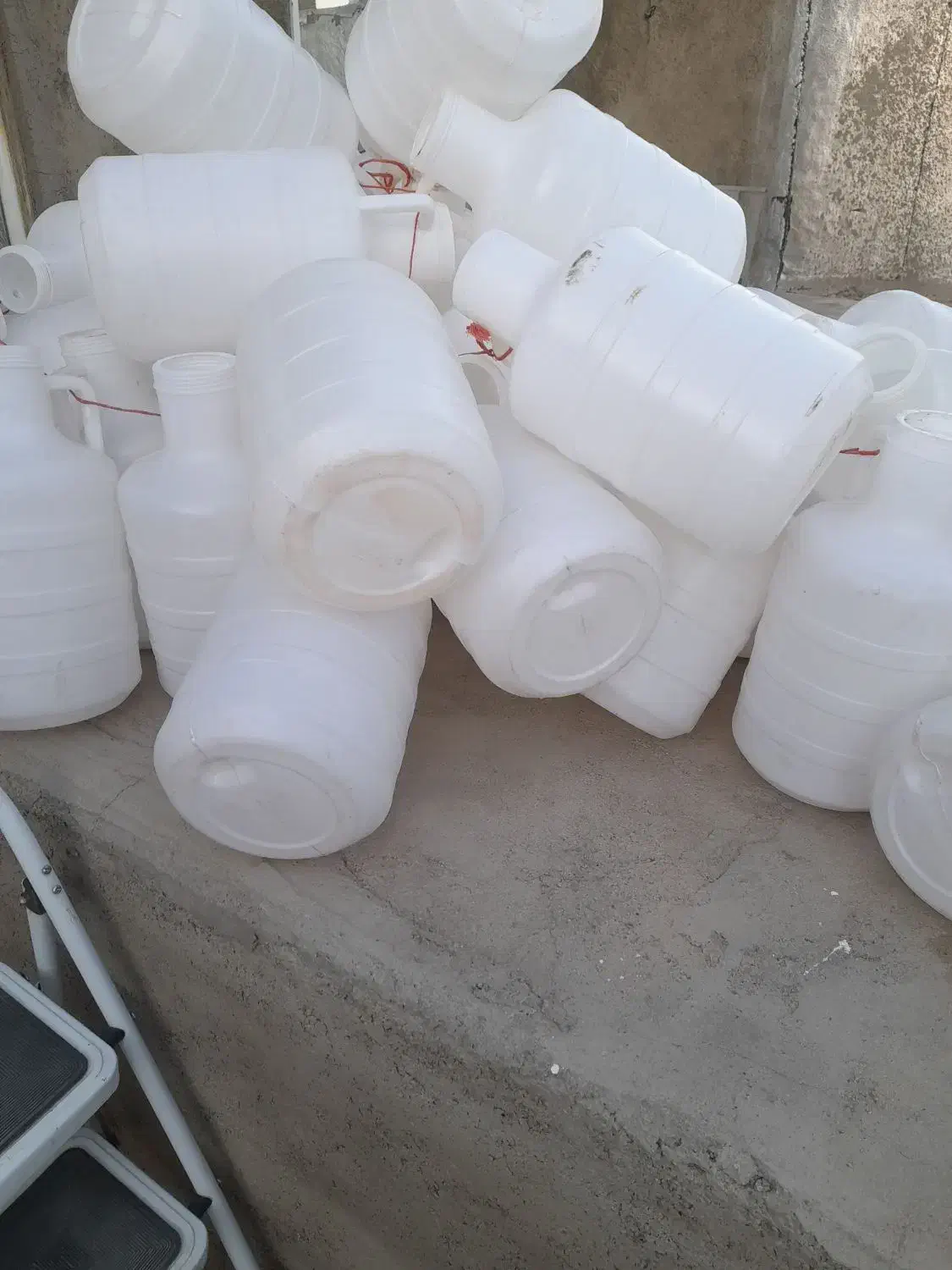 دبه جای خیارشور|ظروف نگهدارنده، پلاستیکی، یکبارمصرف|ملایر, |دیوار