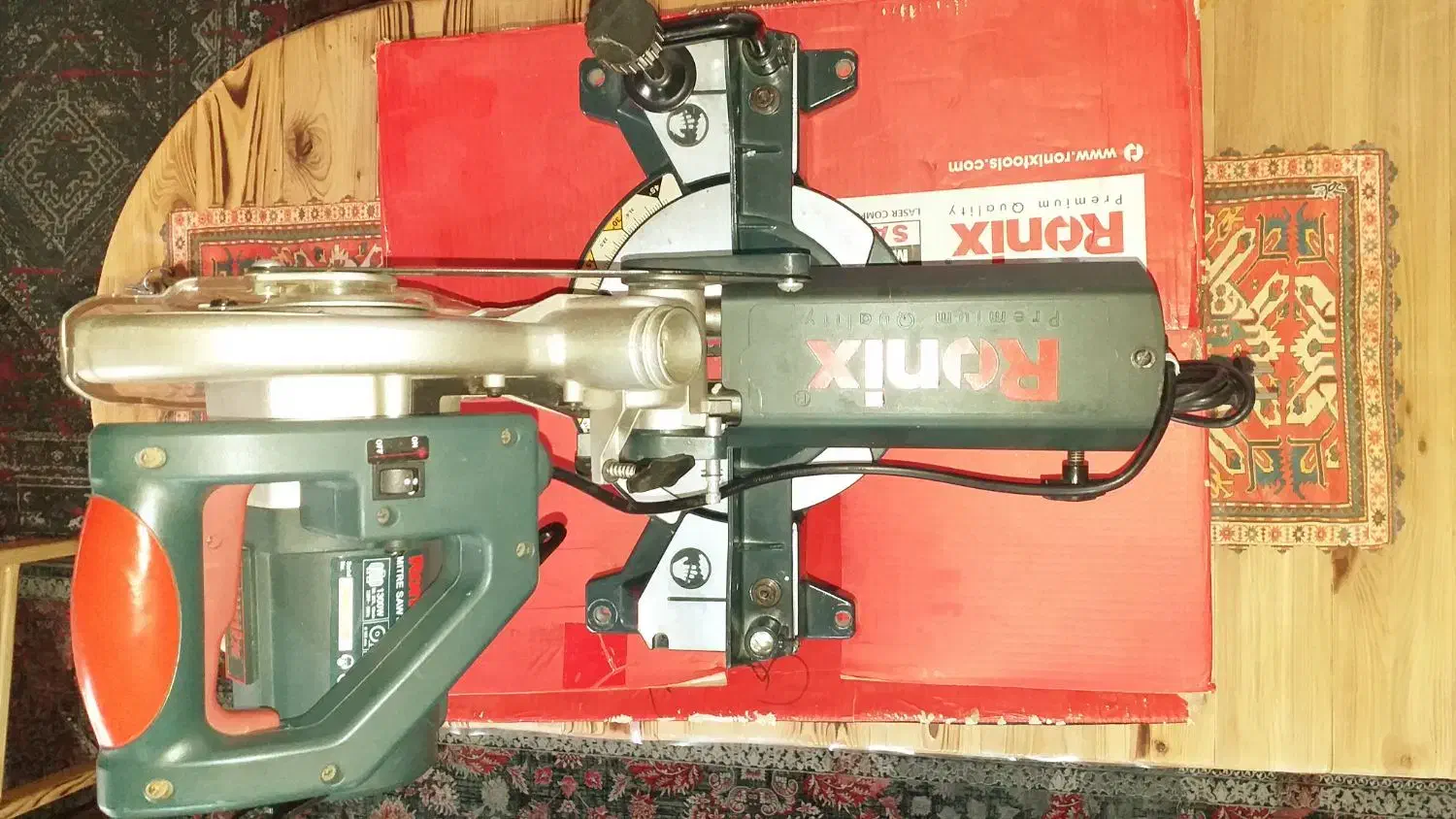 اره فارسی بر رو میزی|ابزارآلات|قائمشهر, |دیوار